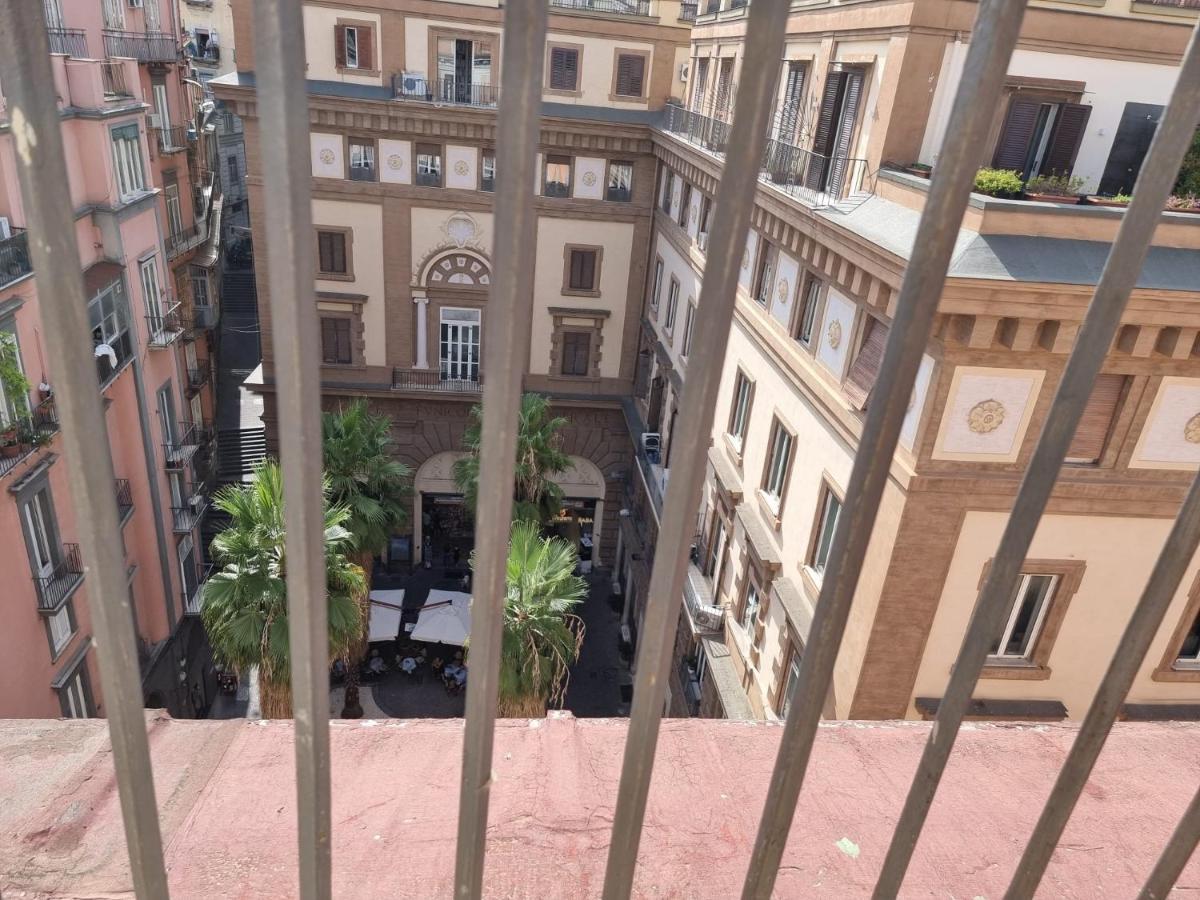 Alojamento de Acomodação e Pequeno-almoço Barbaja In Street Toledo 205 Nápoles